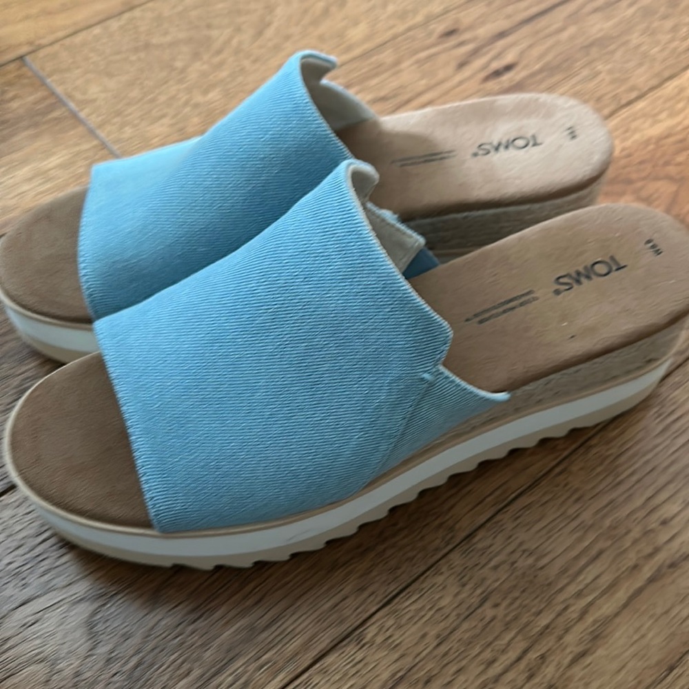 Brand new never worn TOMS Diana Espadrille slides